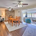 Quiet Anaheim Home With Pool, 5 Mi To Disney!