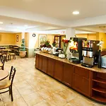 Best Western Plus Raffles Inn & Suites