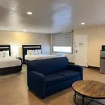 Stanford Inn & Suites Anaheim