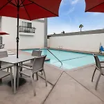 Solara Inn And Suites