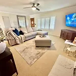 The 3Br-2Ba Extended Stay Oasis In Anaheim