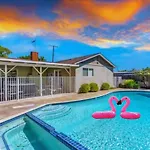 Anaheim Dream Haven-Disneyland Pool Foosball