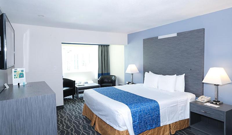Hotel Travelodge & By Wyndham On Disneyland Dr