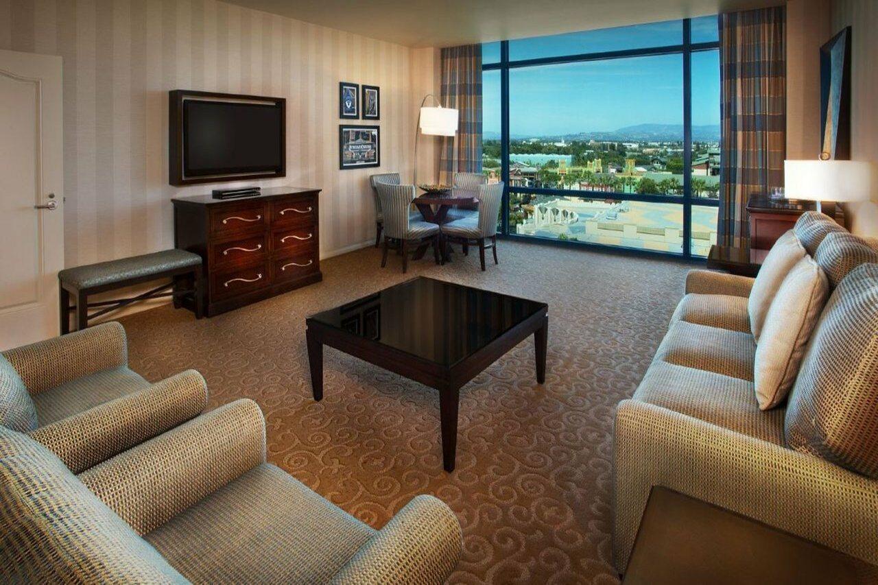 Disneyland Hotel 4*