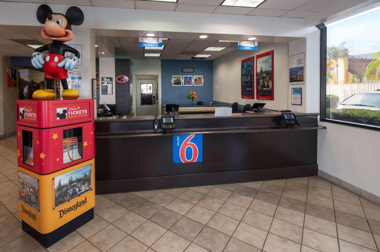 Hotel 6-anaheim, Ca - Maingate Anaheim