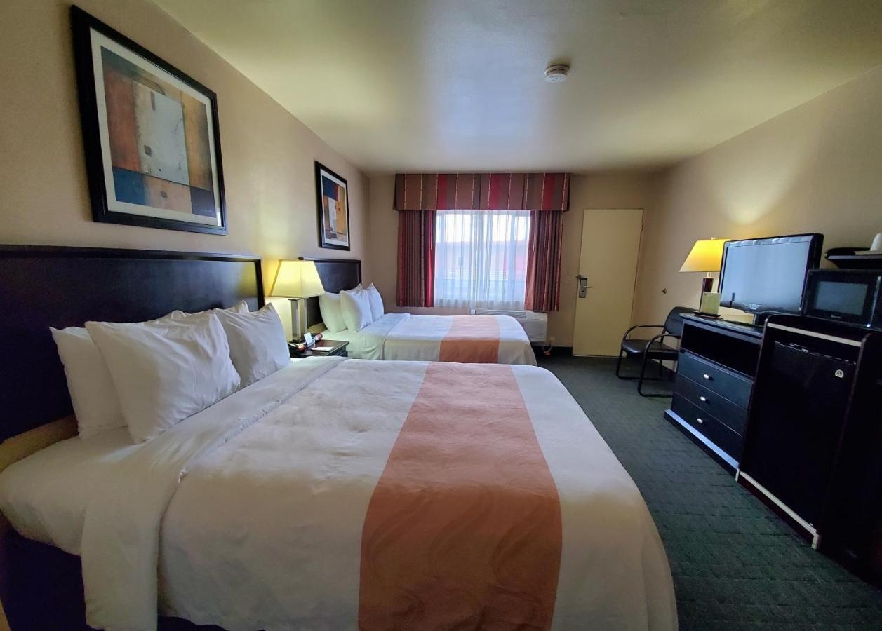 Quality & At The Park Hotel 2*