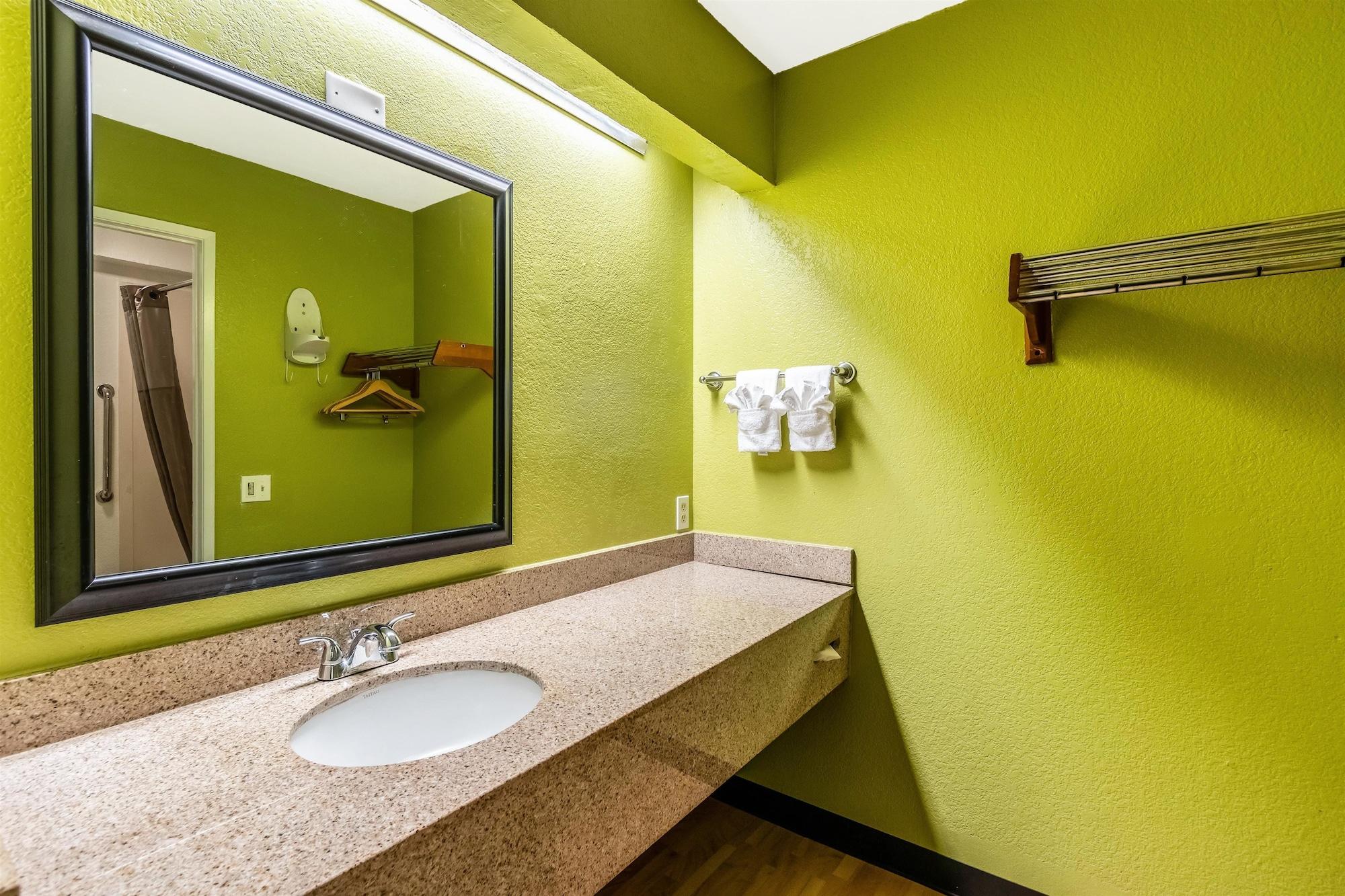 Hotel 6-anaheim, Ca Anaheim