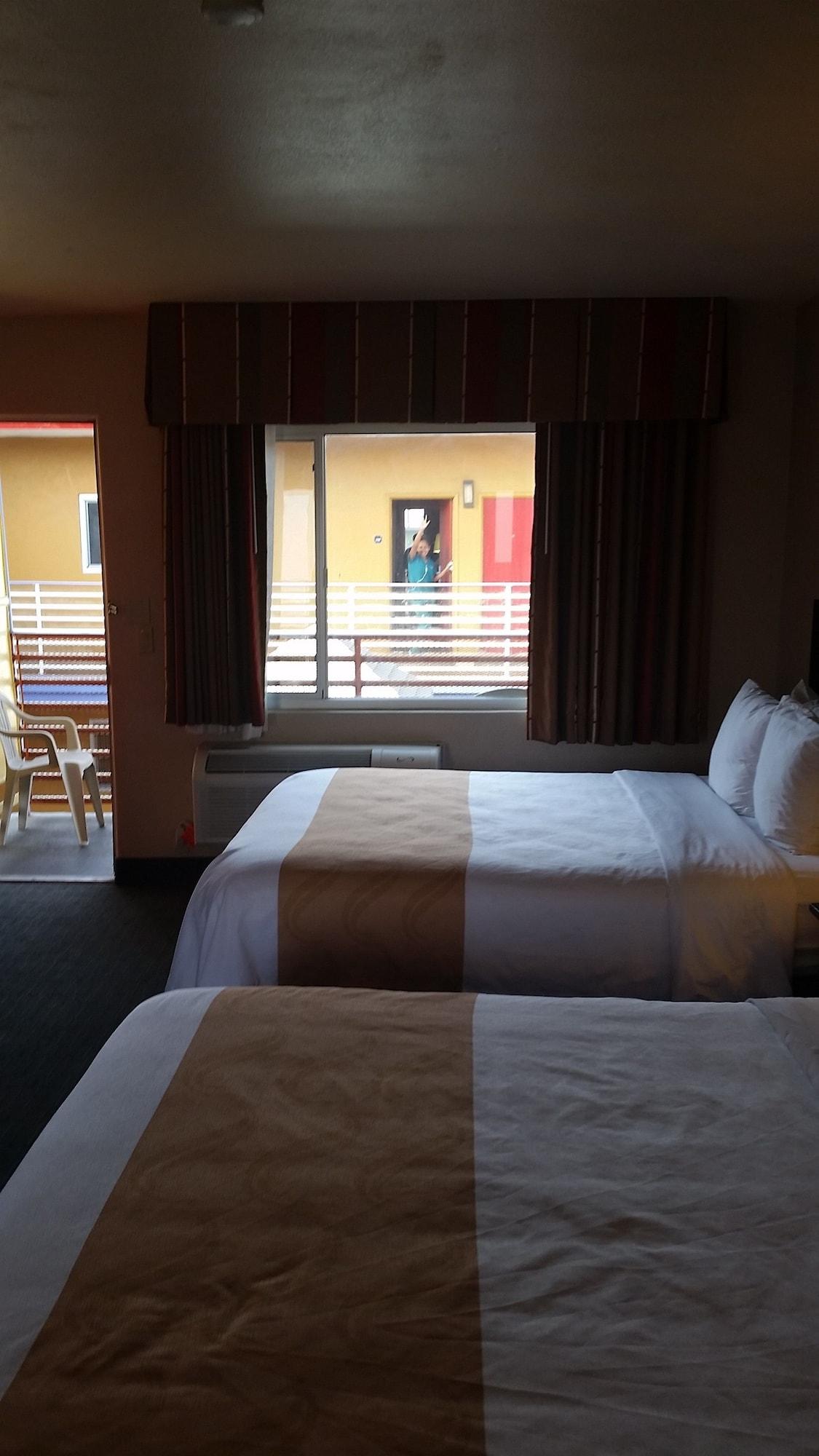 Hotel Quality & At The Park