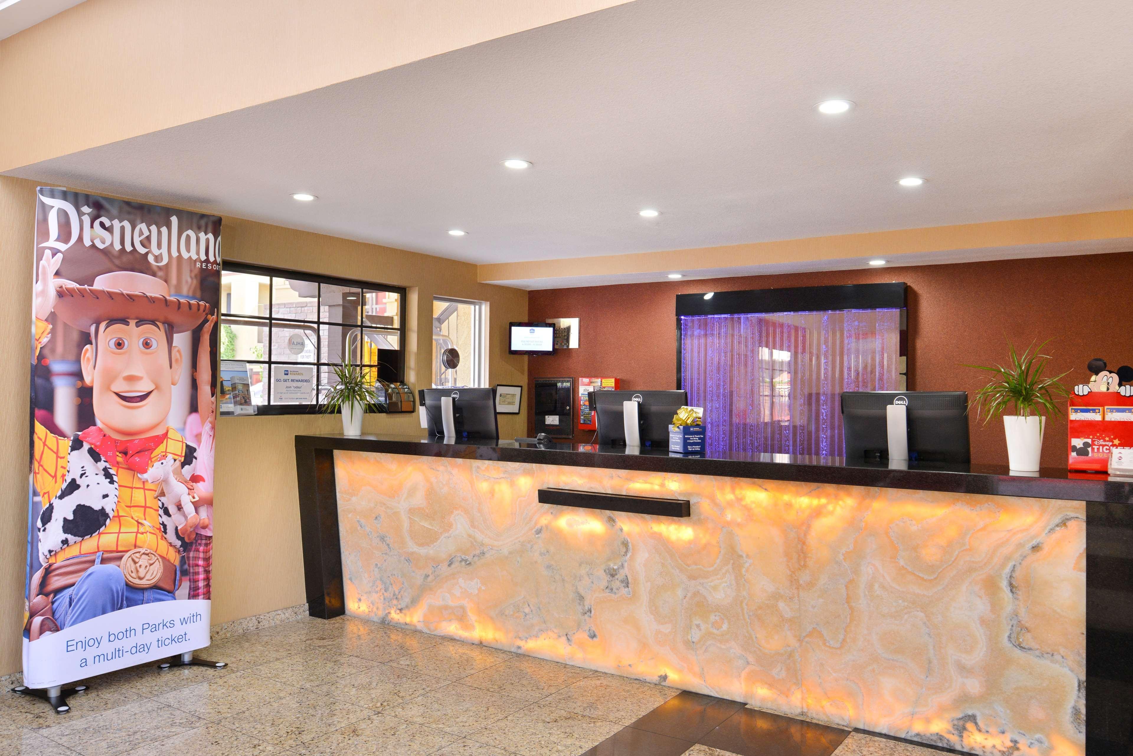 Hotel Western Raffles &