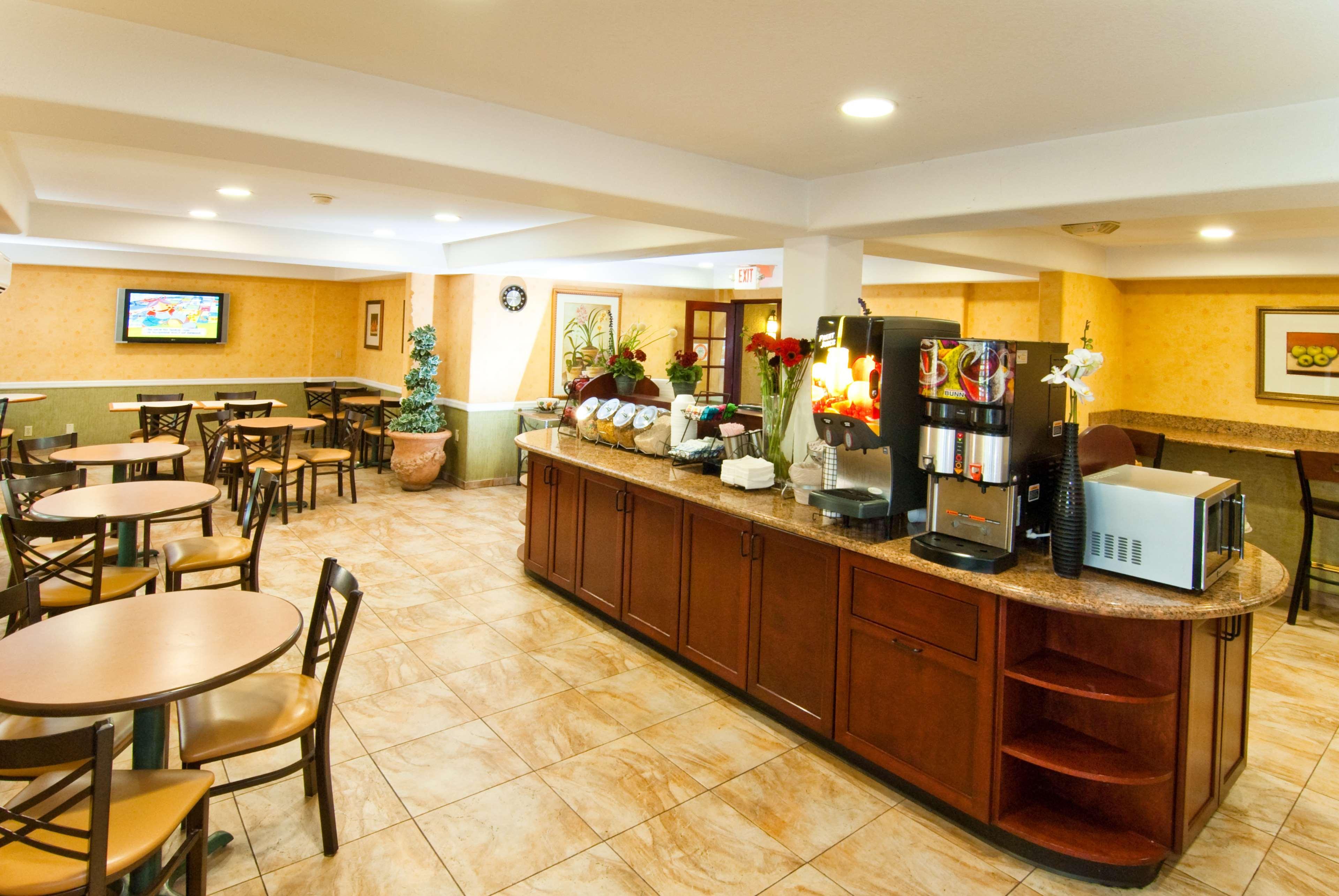 Western Raffles & Hotel