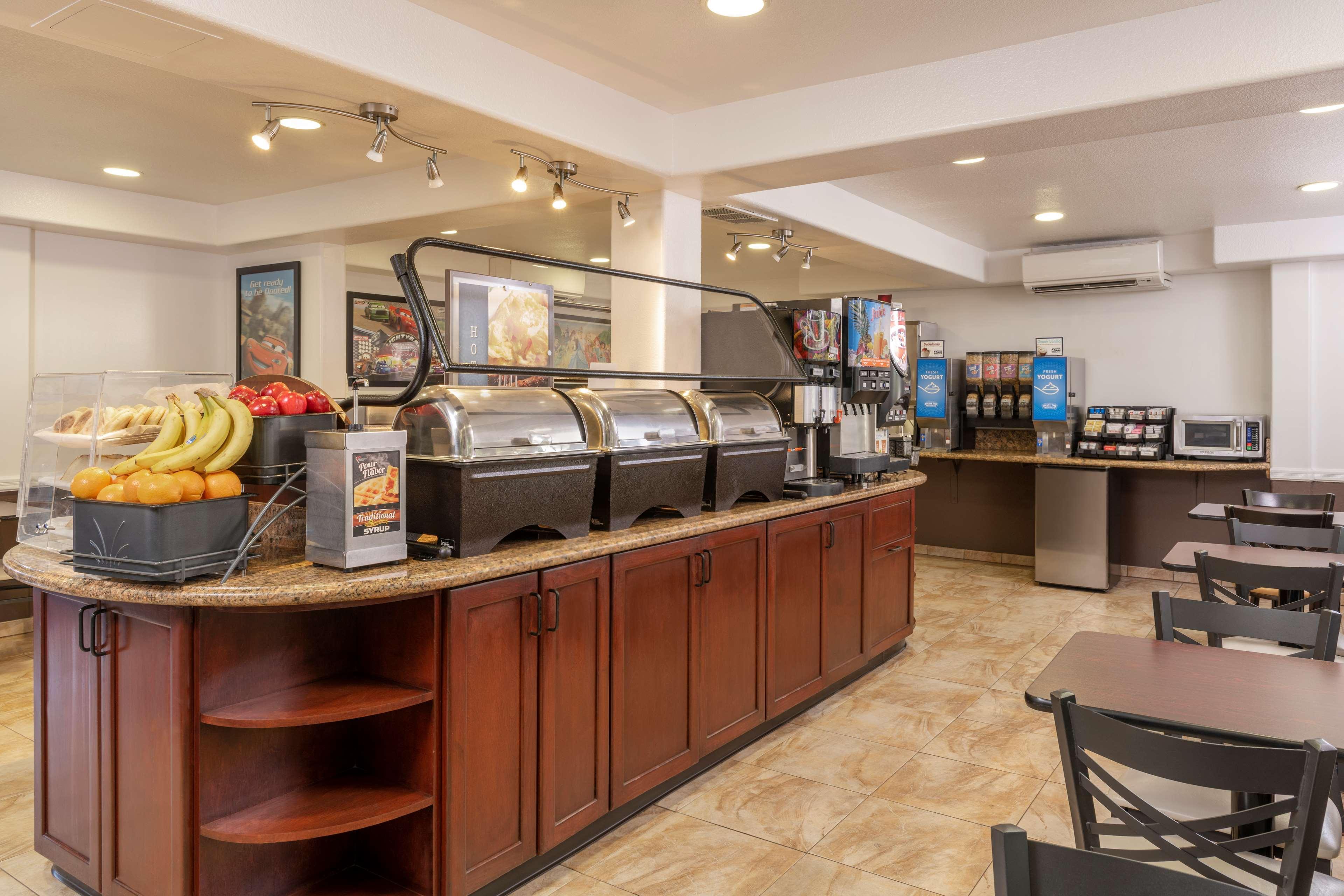 Western Raffles & 3* Anaheim