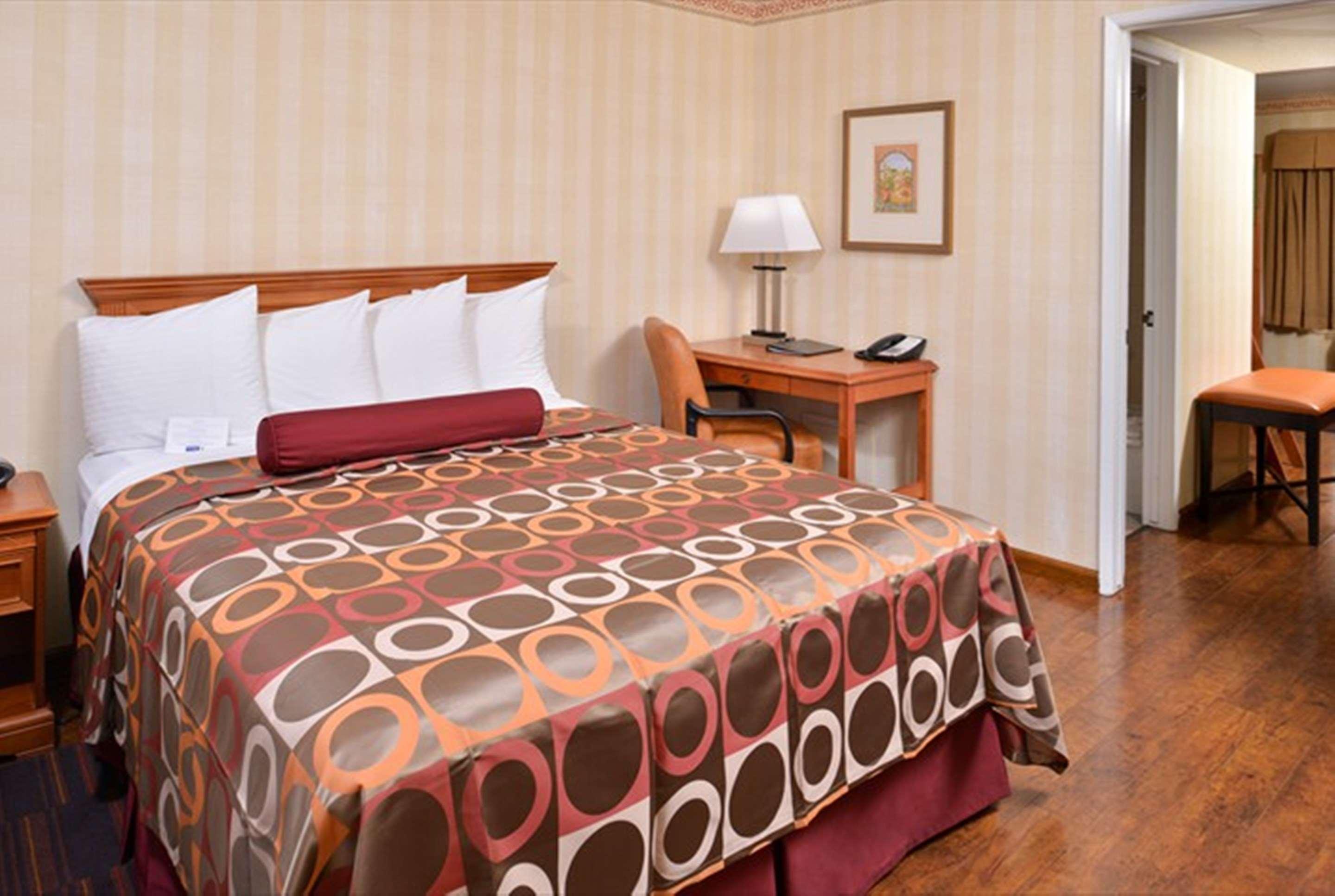 Hotel Western Raffles & Anaheim