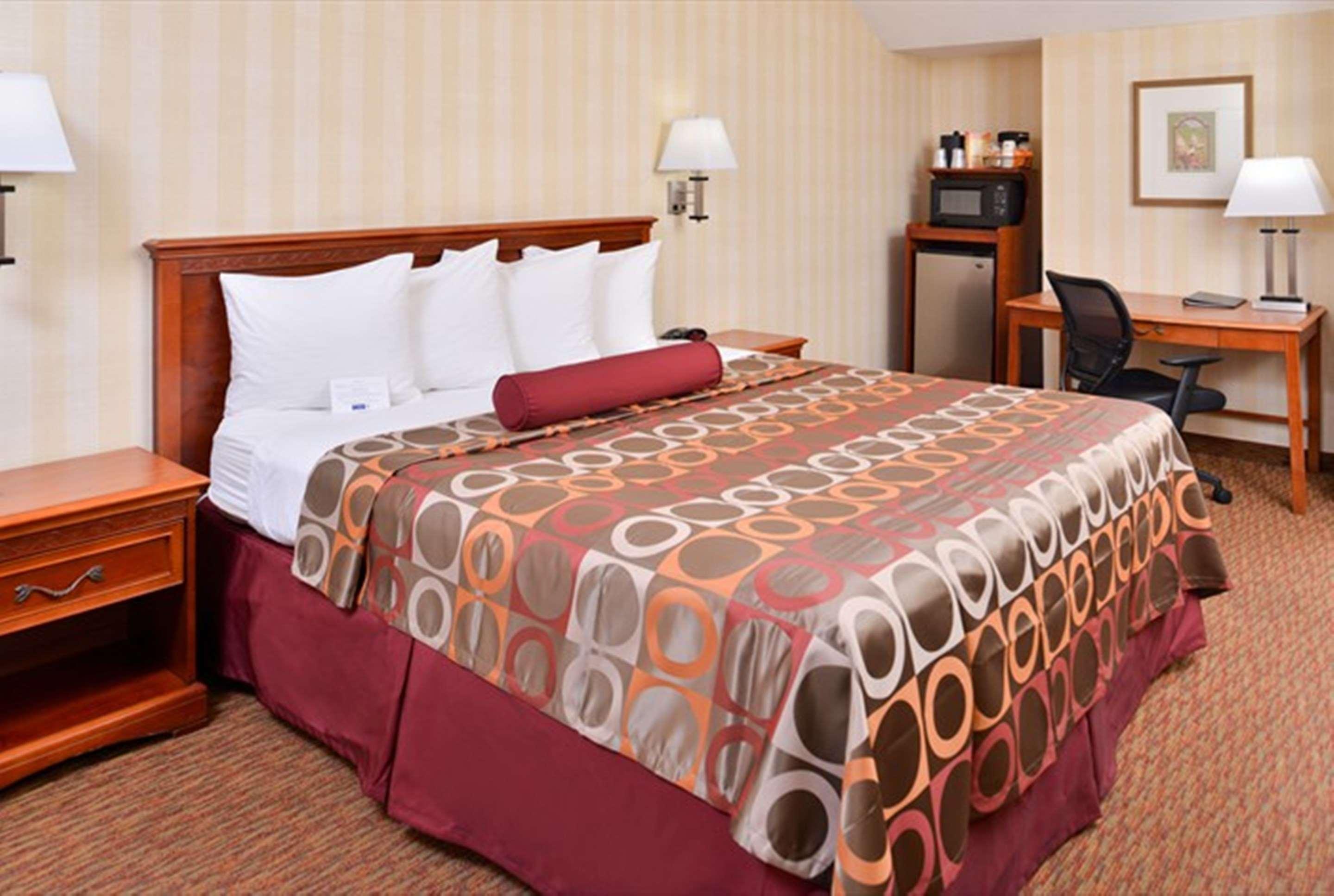 Western Raffles & Hotel