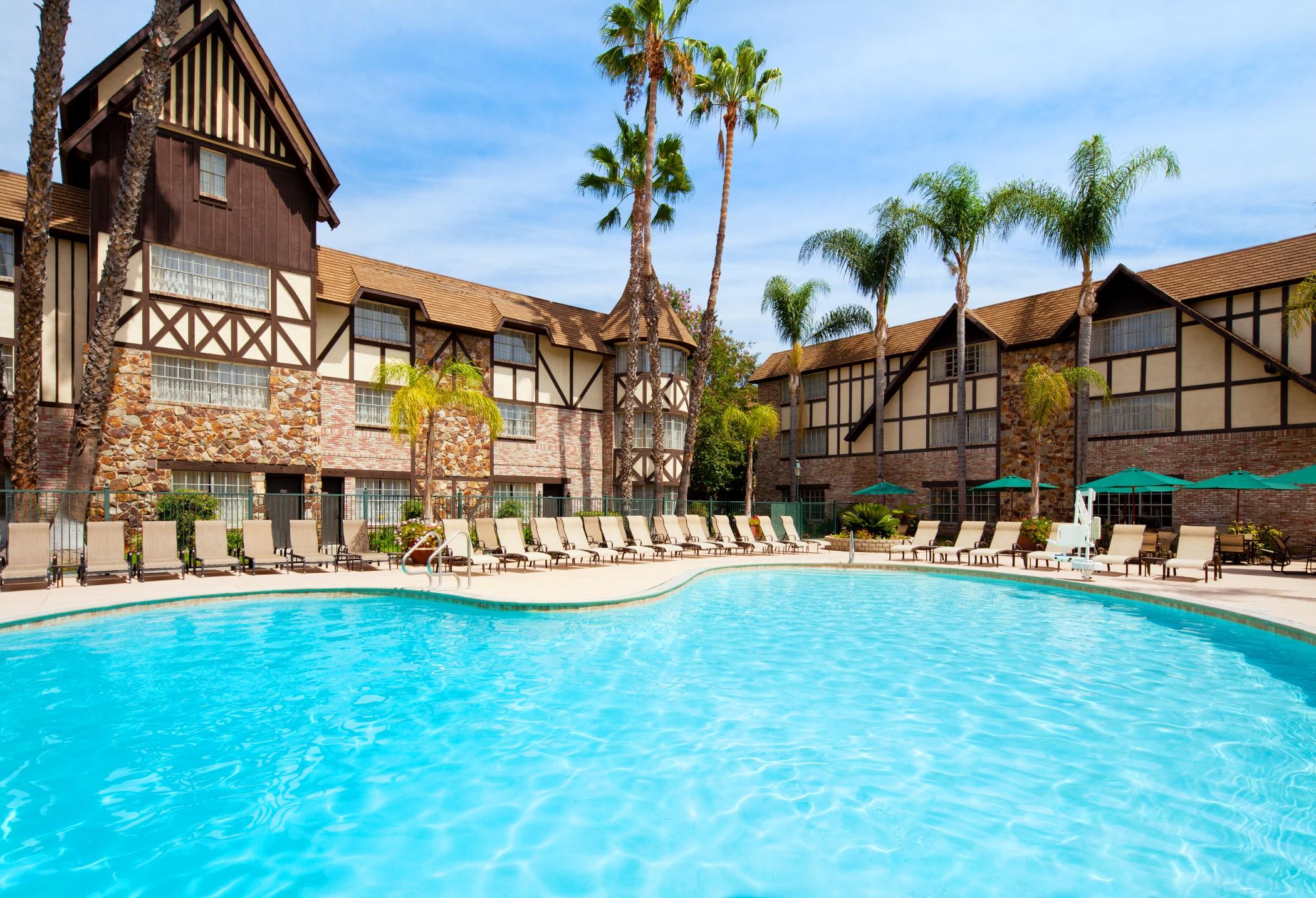 Majestic Garden Hotel 3*
