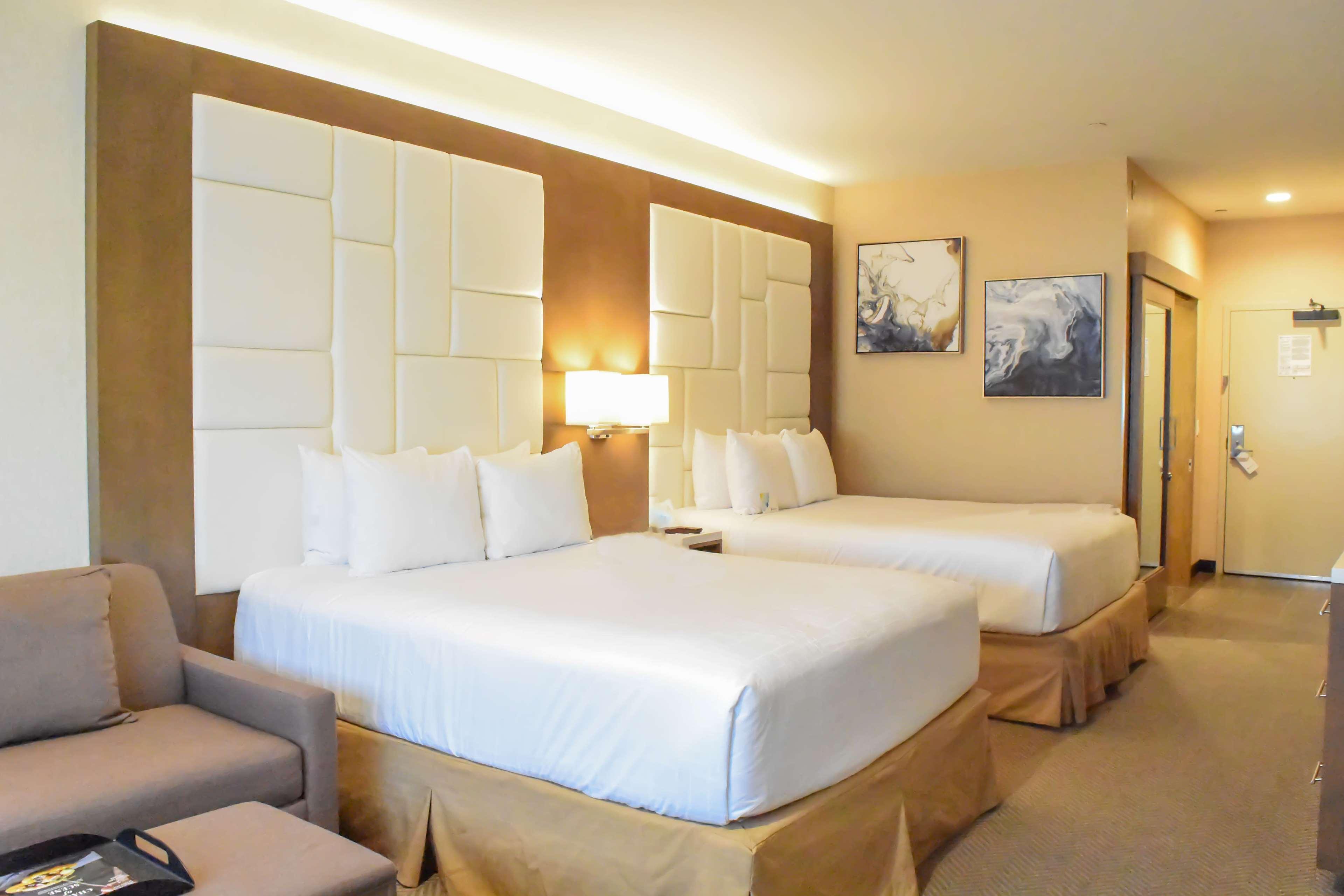 Wyndham Hotel 3*