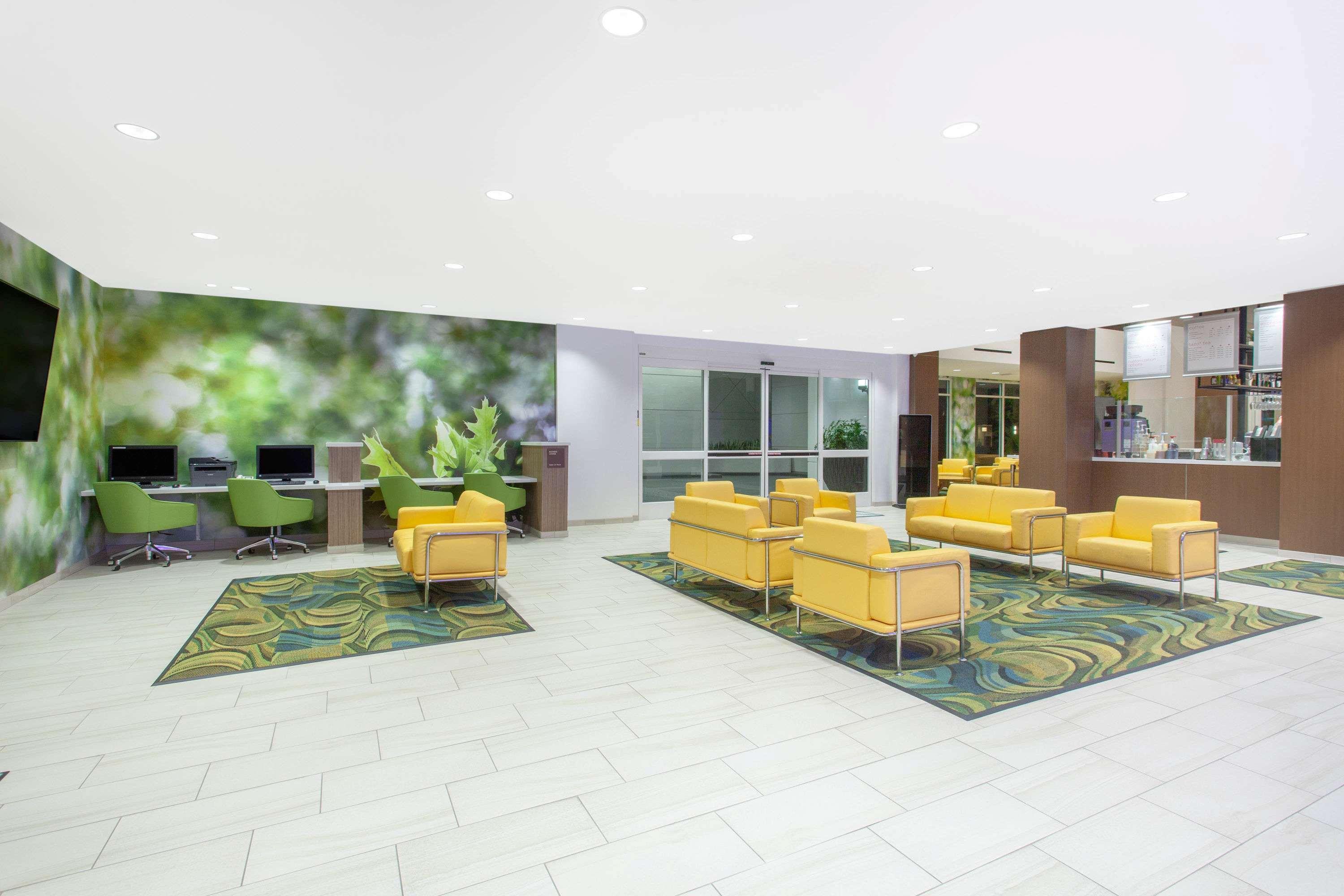 Wyndham Hotel 3*