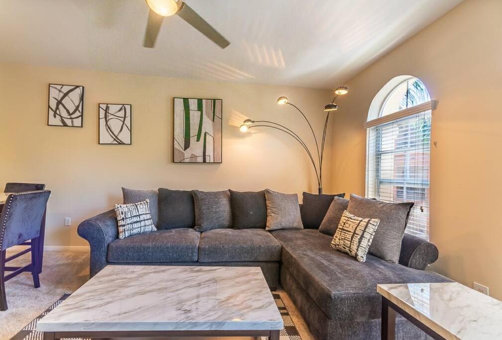 Apartment Lovely 2br/2ba!5min To Disney! Angelstadium! Hondacenter.