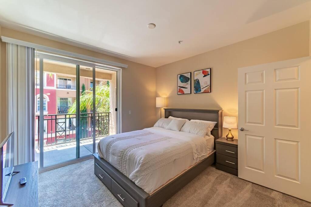 Lovely 2br/2ba!5min To Disney! Angelstadium! Hondacenter. * Anaheim