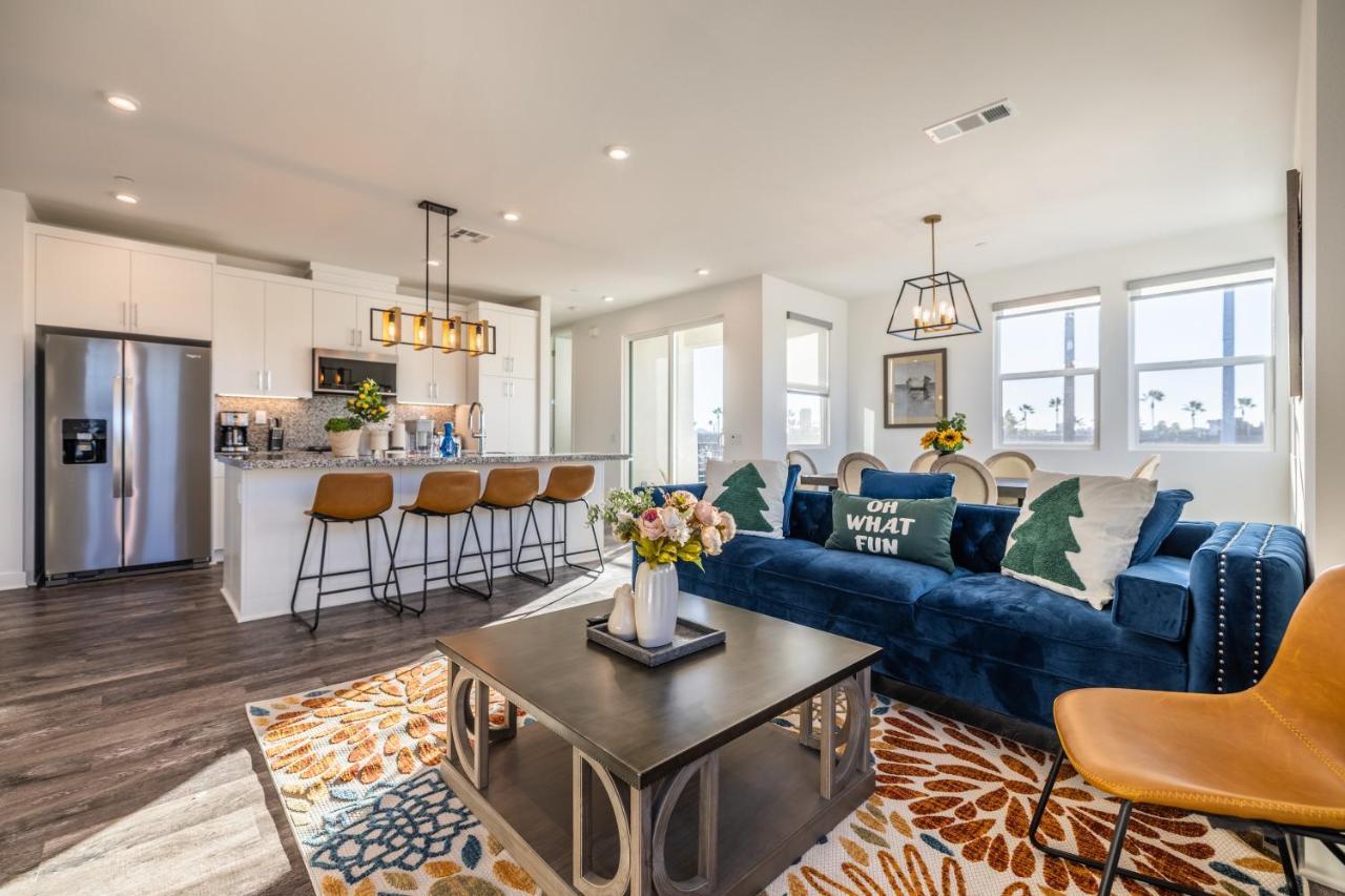 Firework View 3 Bedrooms Townhouse Kitchen Fast Wifi * Anaheim
