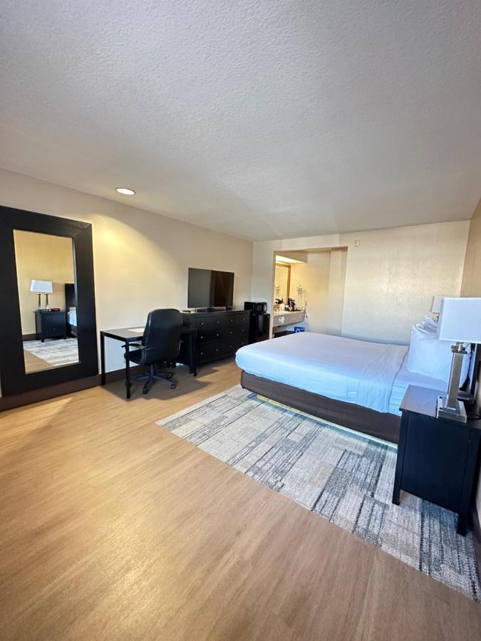 Stanford & Hotel Anaheim
