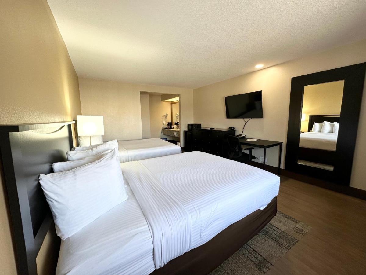 Stanford & Hotel 3*