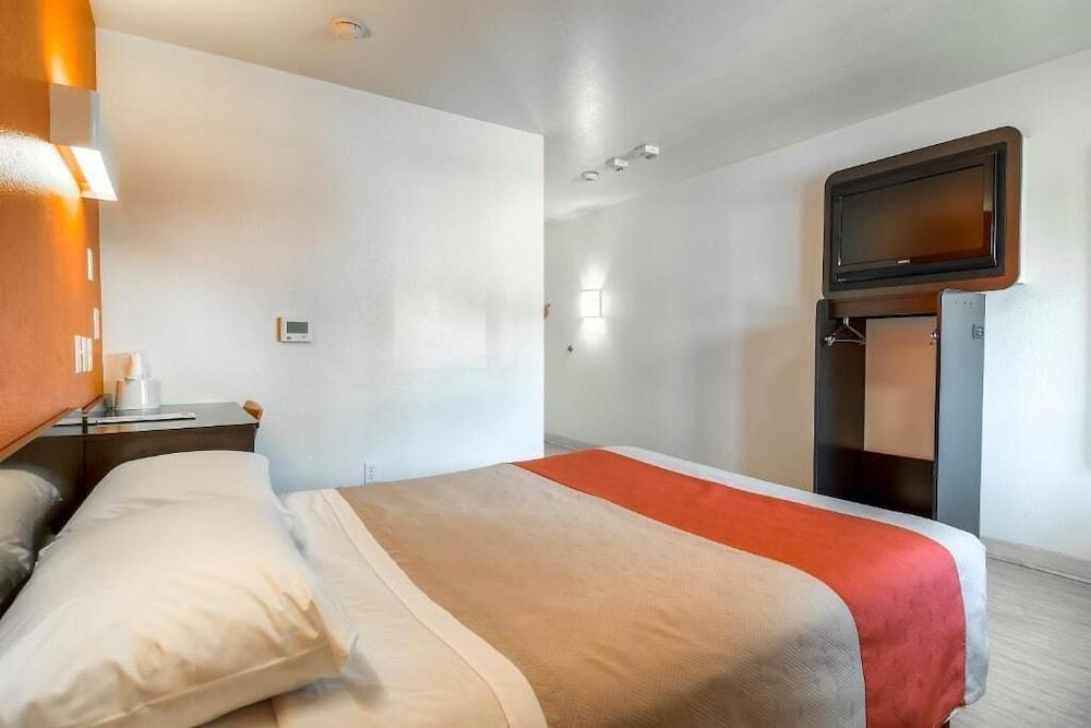 6-anaheim, Ca - Maingate 2*