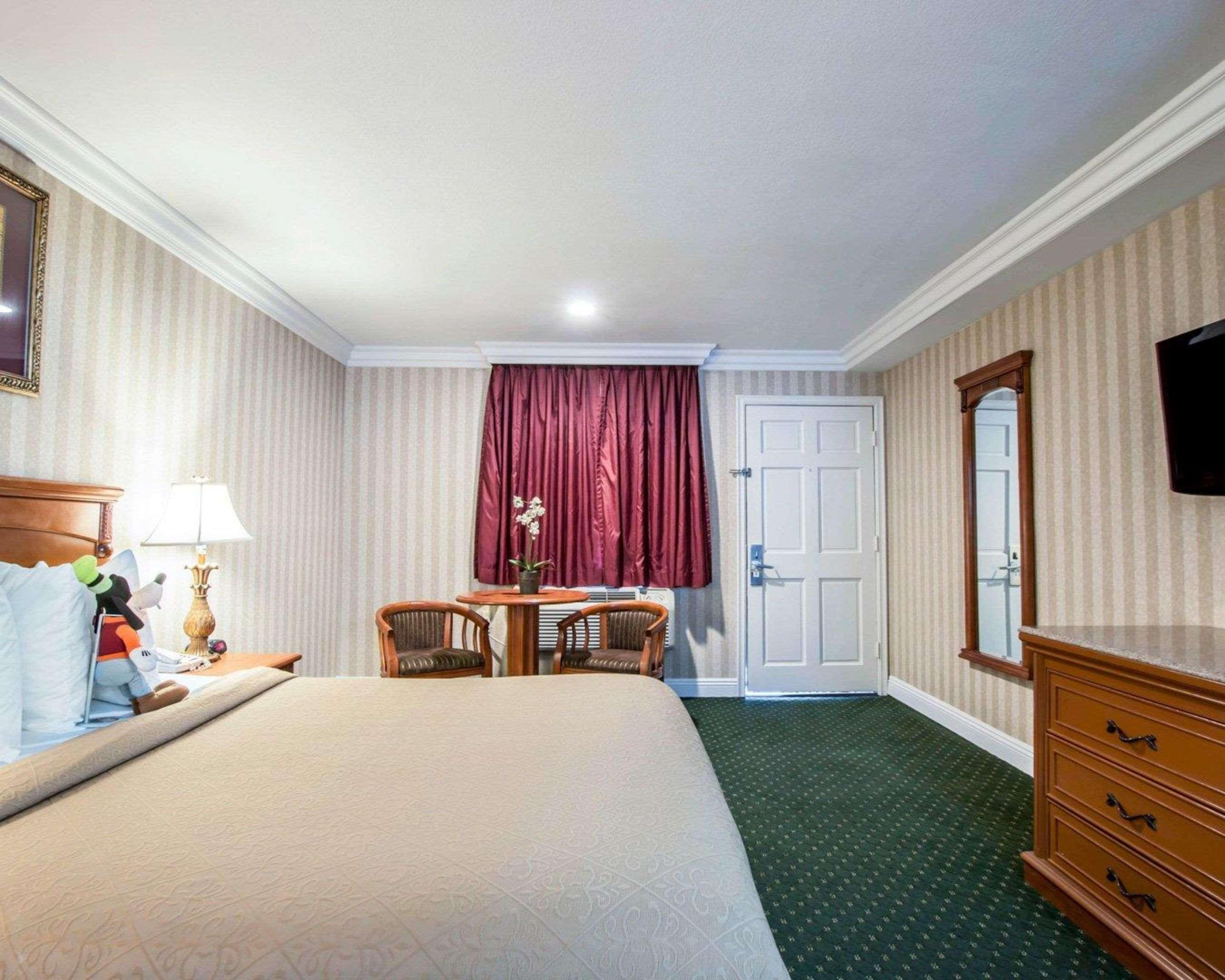 Hotel Quality & Maingate Anaheim