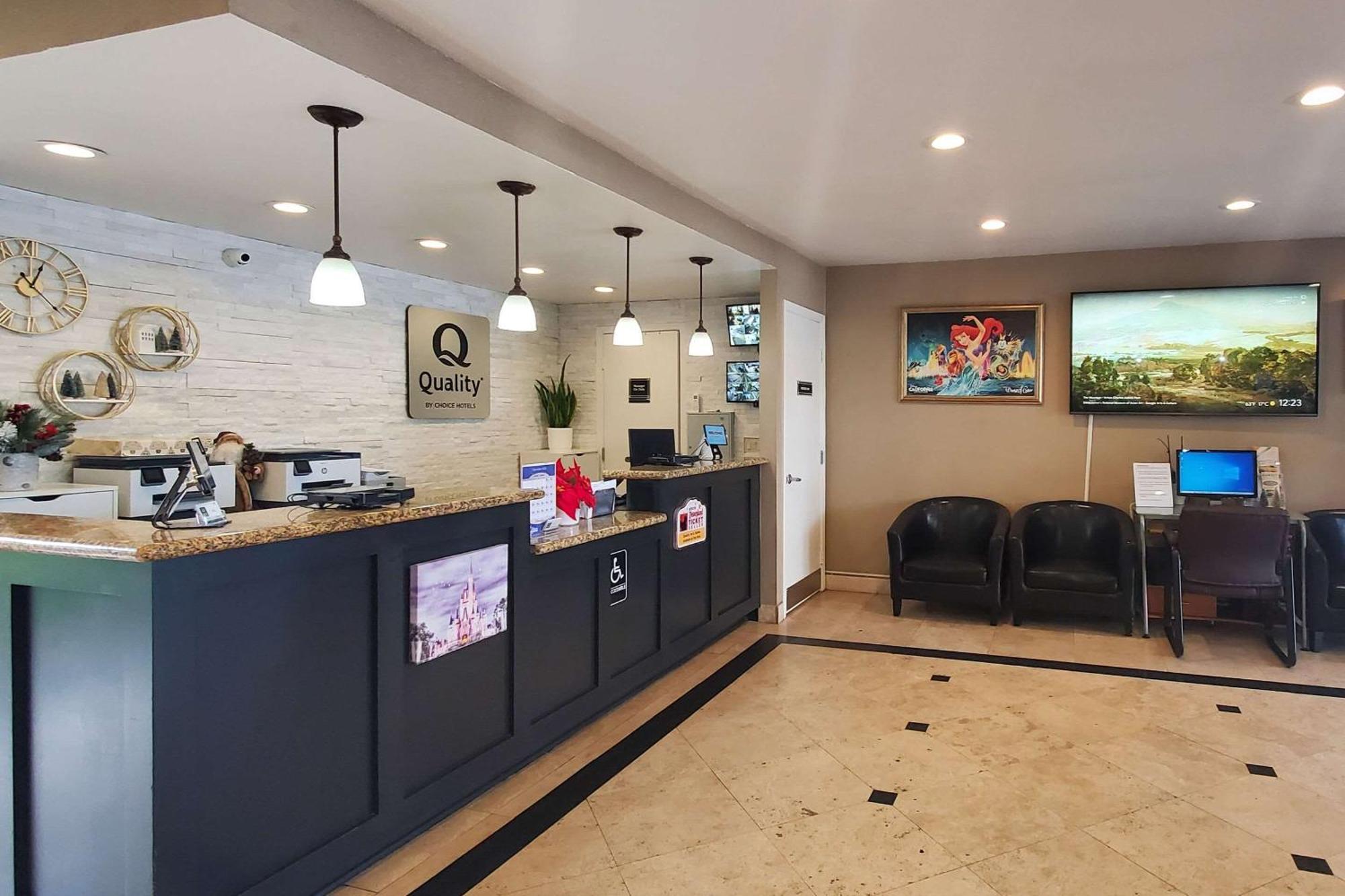 Hotel Quality & At The Park