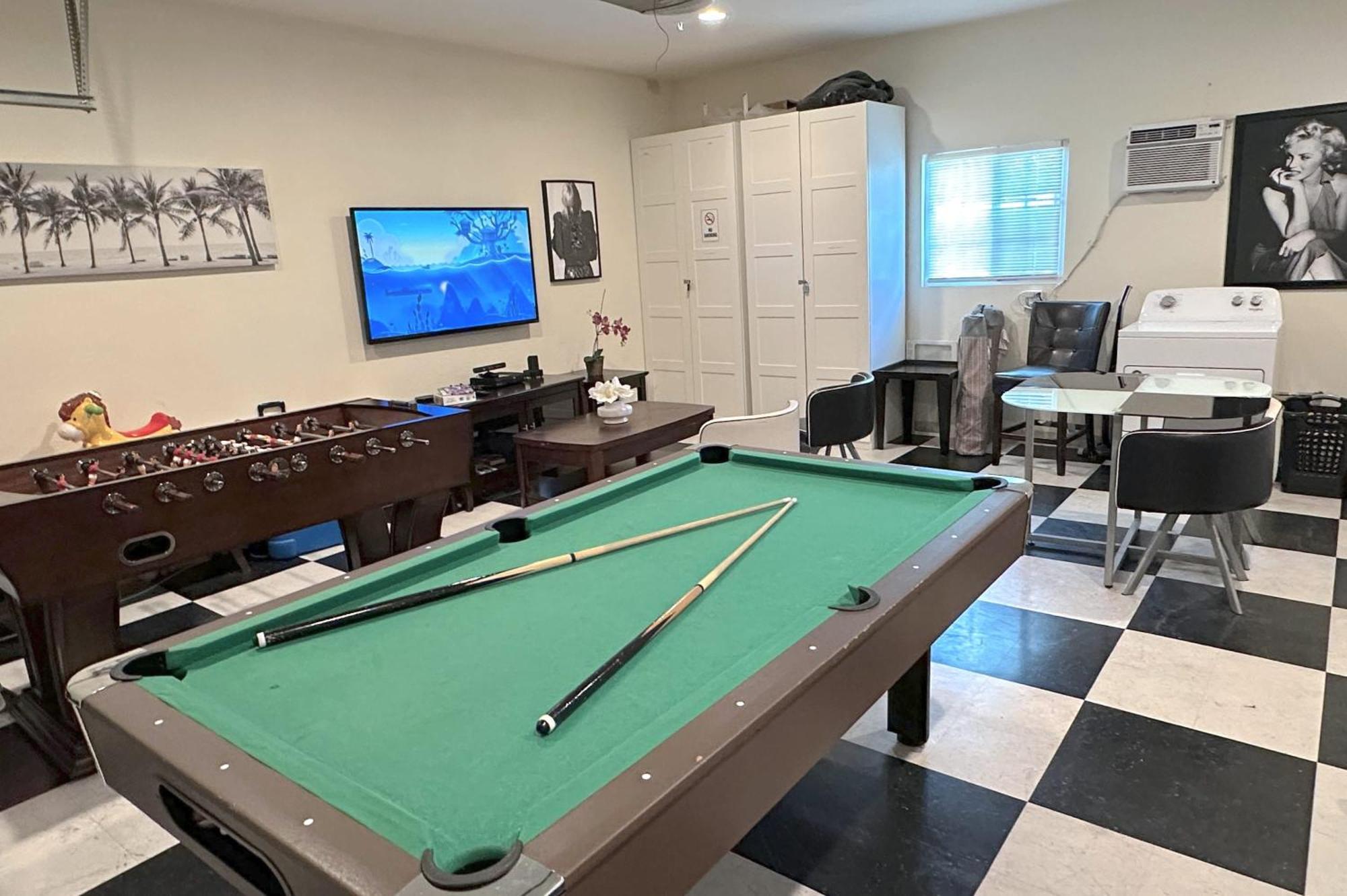 Casa de férias Palm Disneyland Pool 4 Bedroom 3 Bath Hottub Anaheim