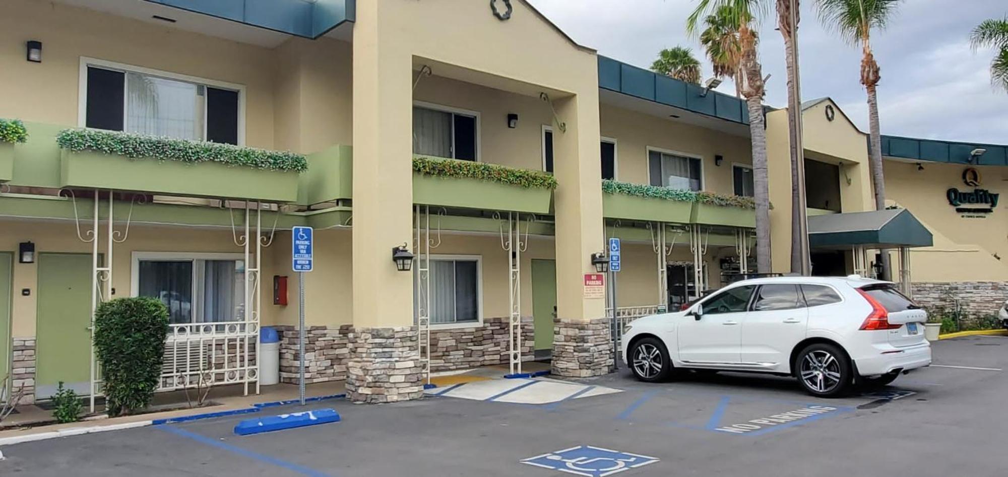 Quality & At The Park Hotel
