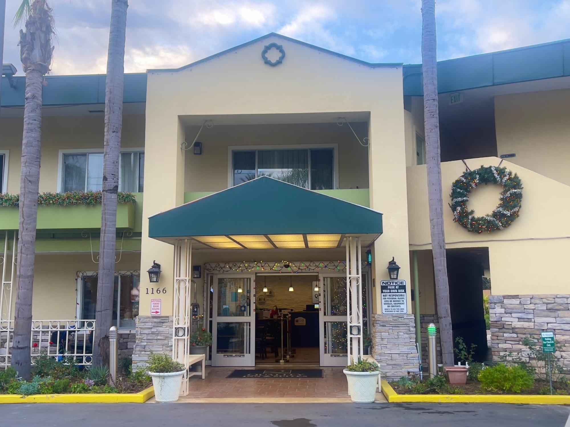 Quality & At The Park Hotel Anaheim