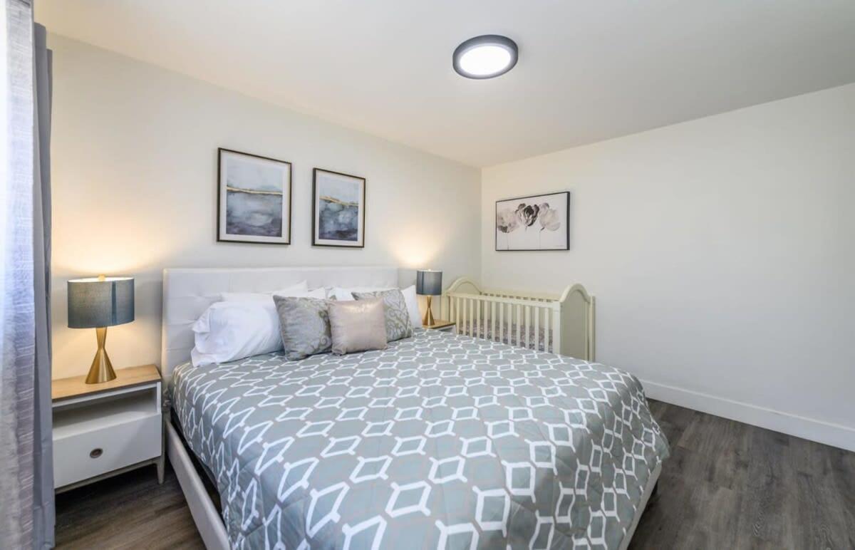 Spacious Disneyland 5 Bedroom 4 Bath House With Game * Anaheim