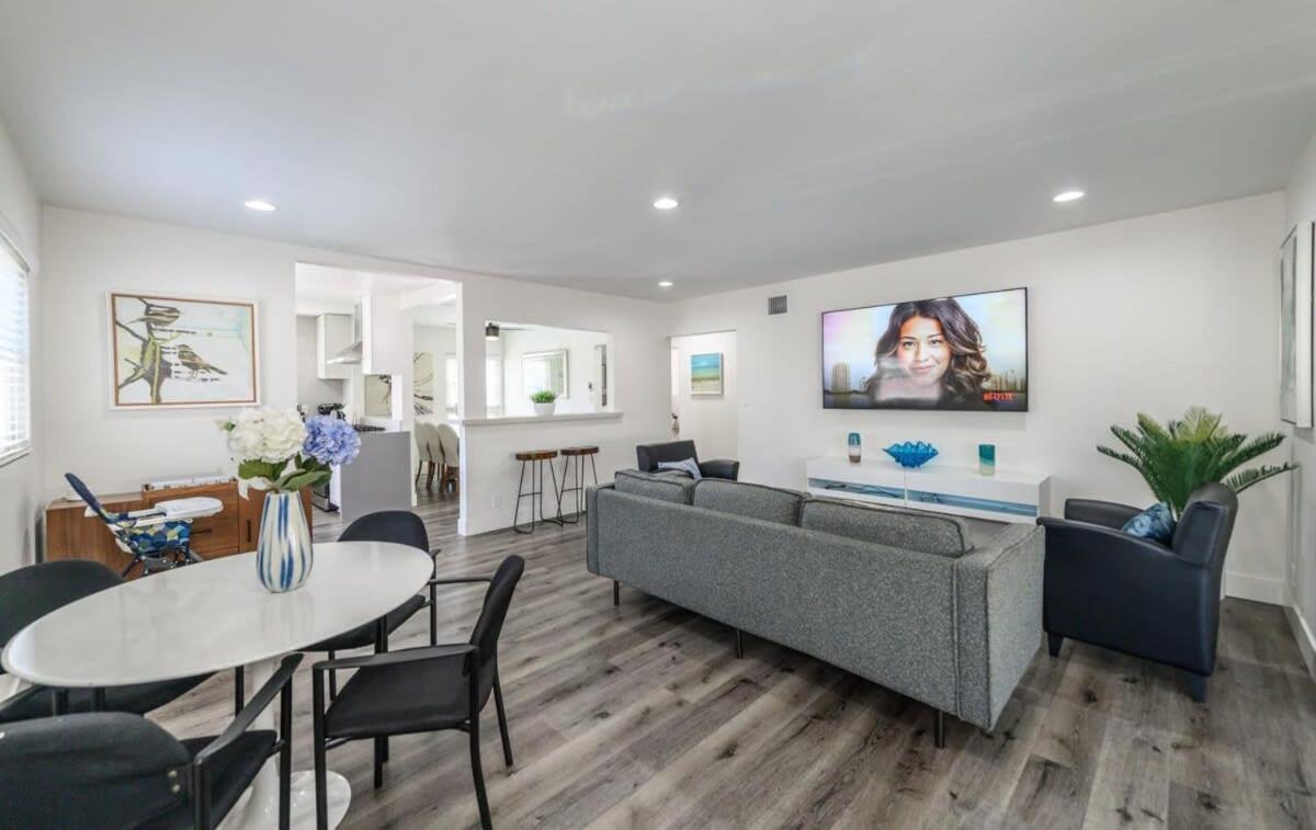 Spacious Disneyland 5 Bedroom 4 Bath House With Game