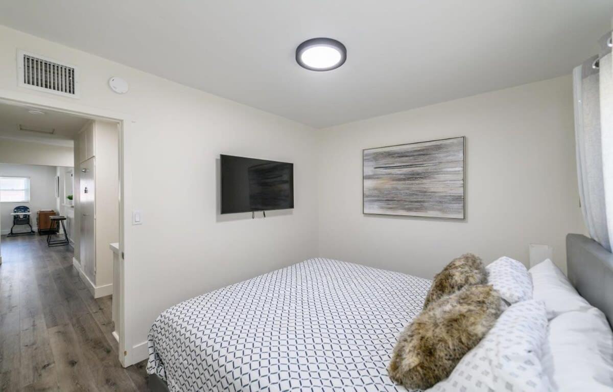 Spacious Disneyland 5 Bedroom 4 Bath House With Game Pousada Anaheim