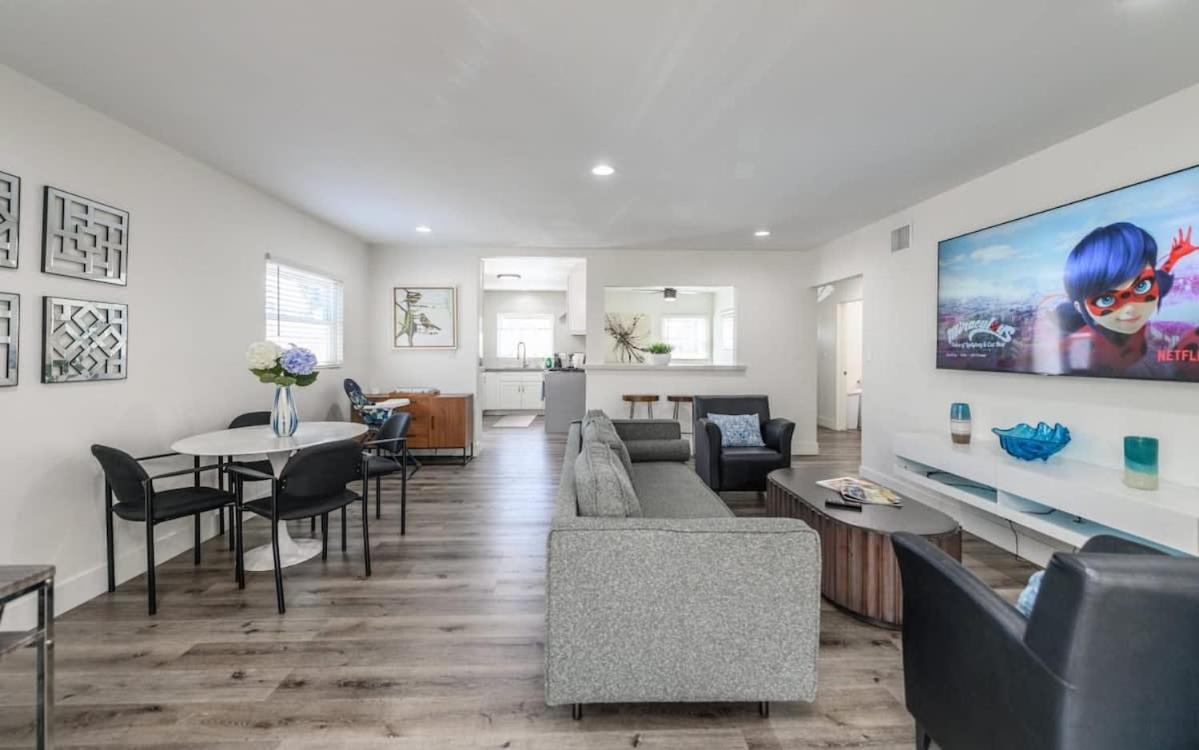 Spacious Disneyland 5 Bedroom 4 Bath House With Game * Anaheim