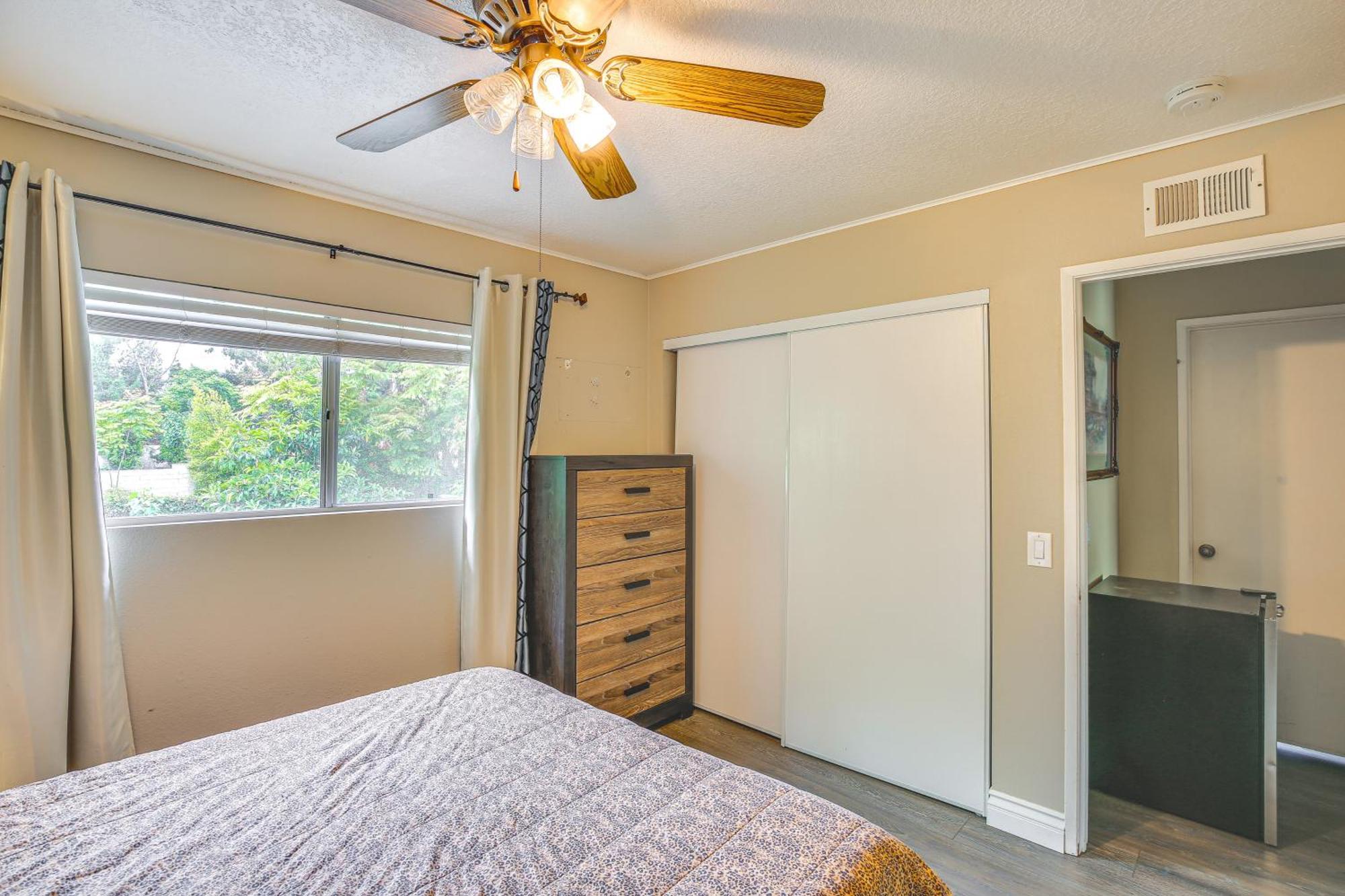 With Pool, 14 Mi To Disneyland! Holiday home