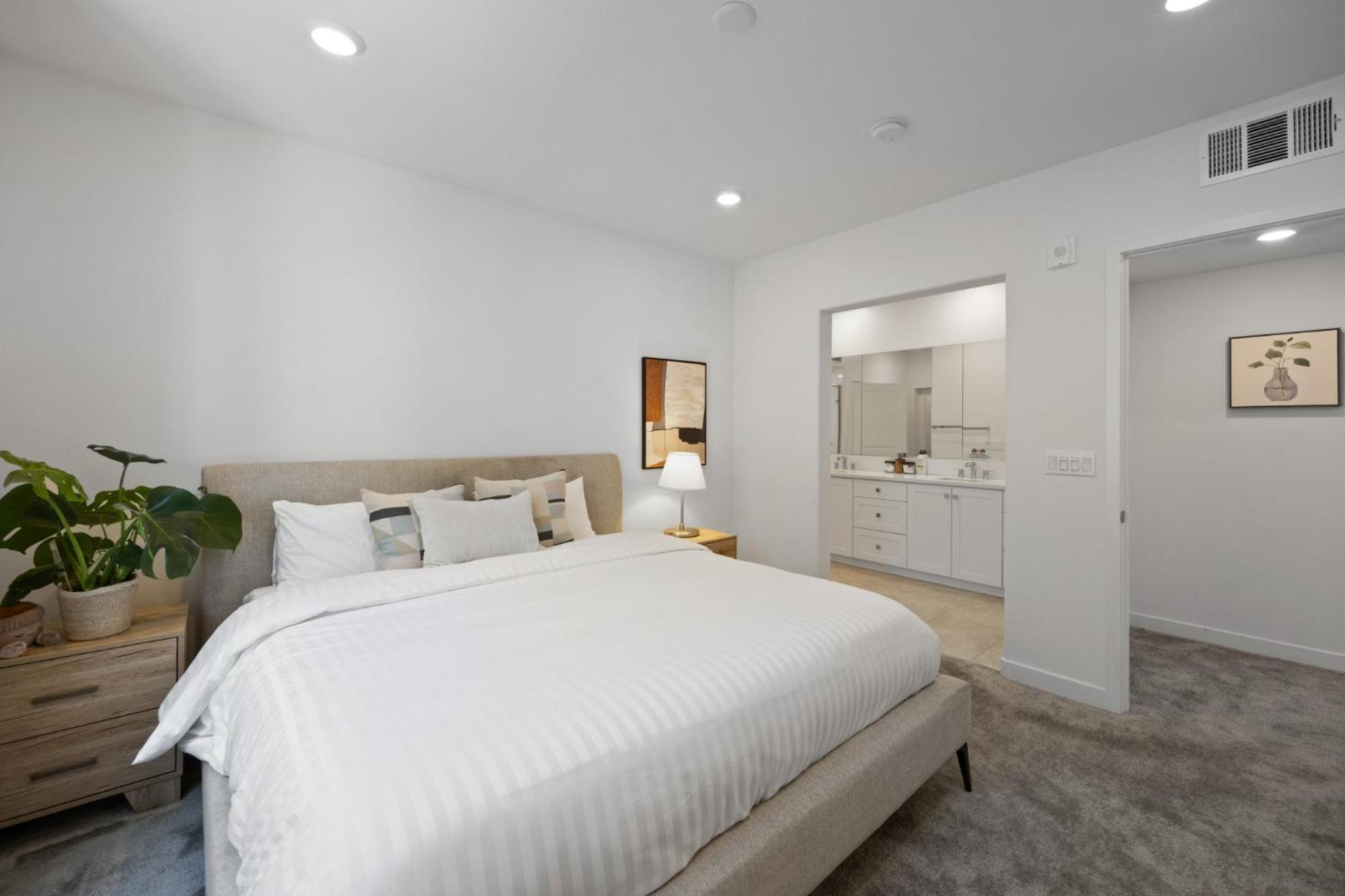Angel Stadium -disney -anaheim Convention Center Apartment *