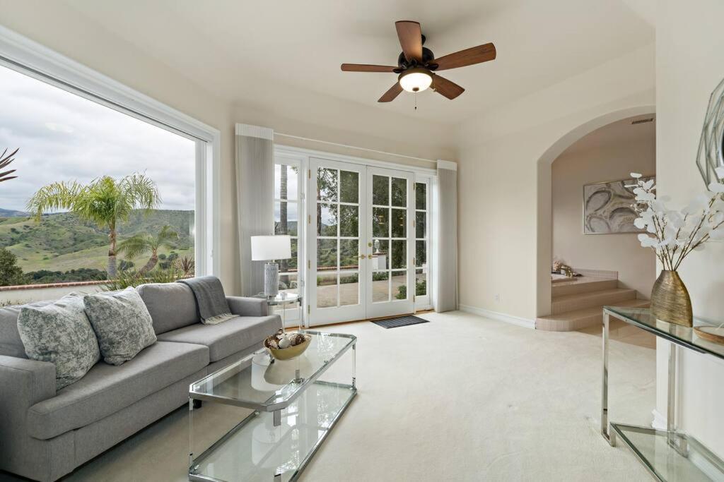Villa Luxury Oasis With Panoramic Views