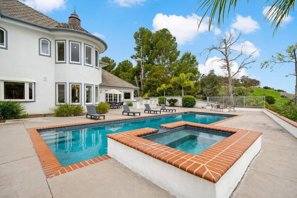 Luxury Oasis With Panoramic Views Anaheim