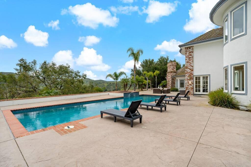 Luxury Oasis With Panoramic Views *