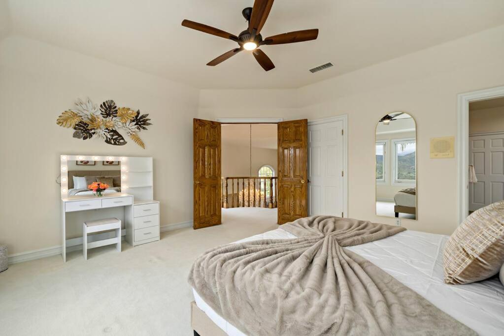 Luxury Oasis With Panoramic Views *