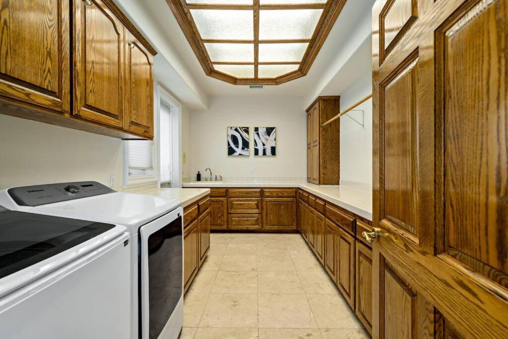 Villa Luxury Oasis With Panoramic Views Anaheim