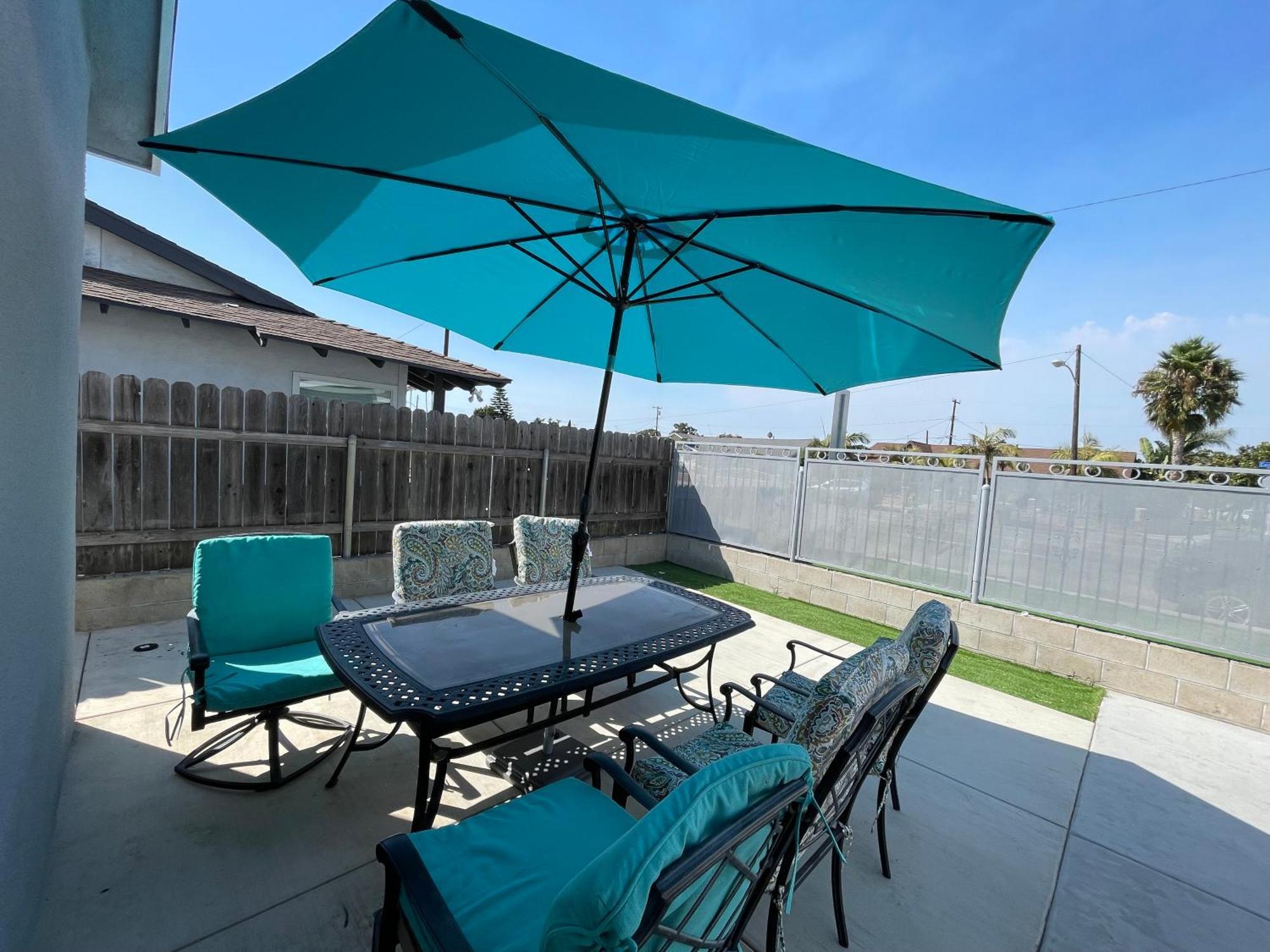 New Cozy House In Near Land- Knott In The Same Lot Of Separate 3properties Anaheim
