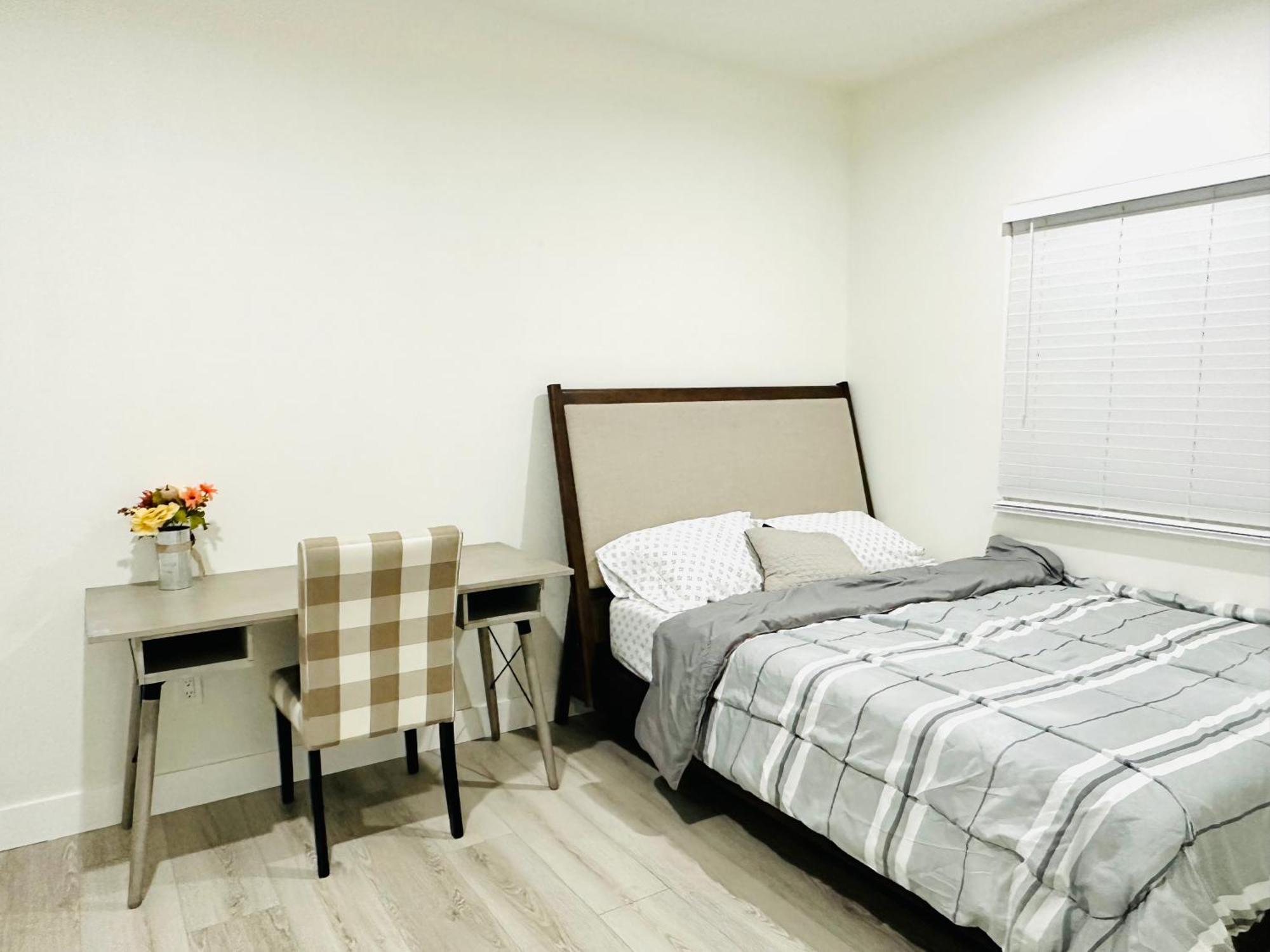 Holiday home New Cozy House In Near Land- Knott In The Same Lot Of Separate 3properties