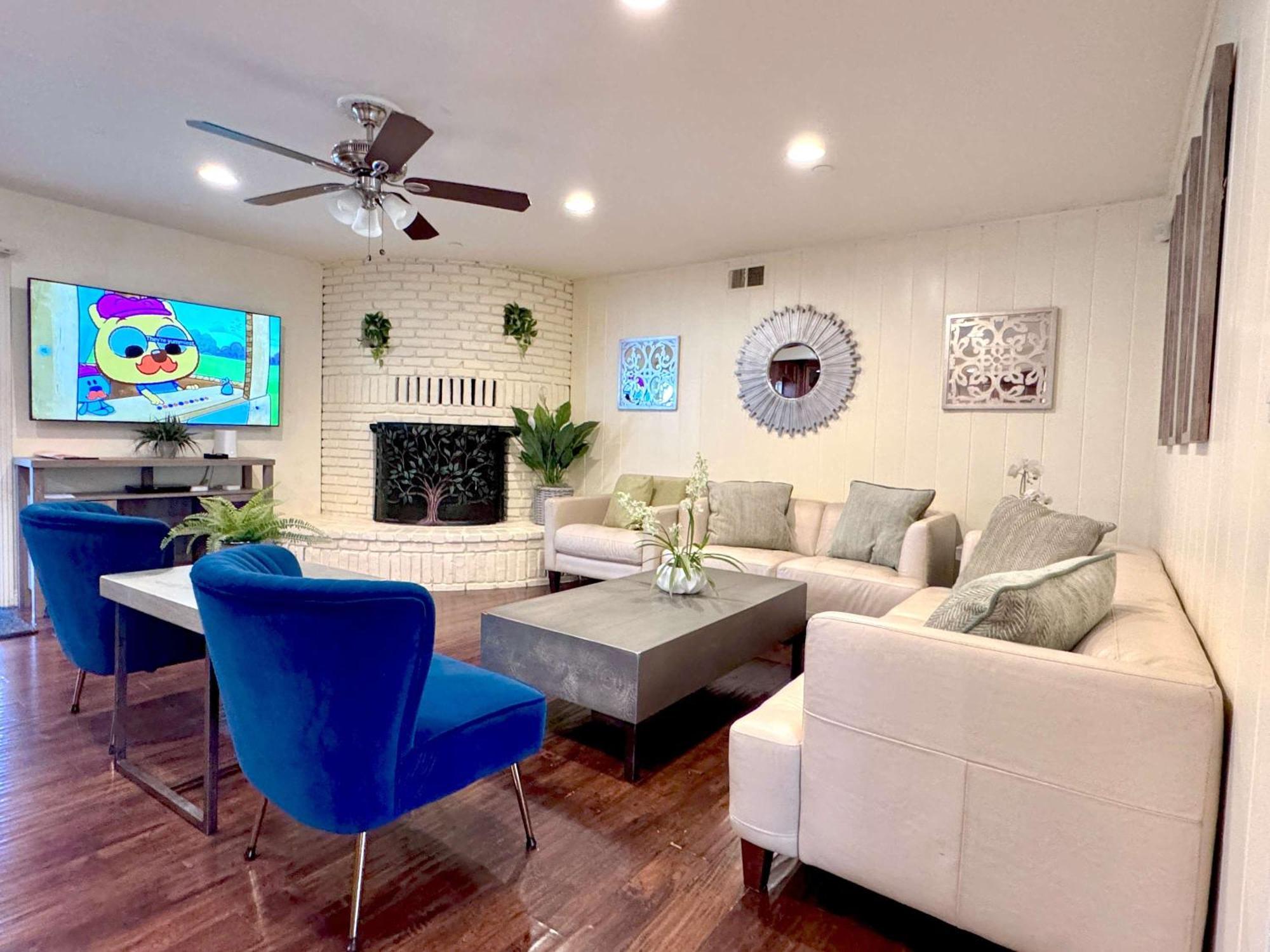 Palm Disneyland Pool 4 Bedroom 3 Bath Hottub * Anaheim