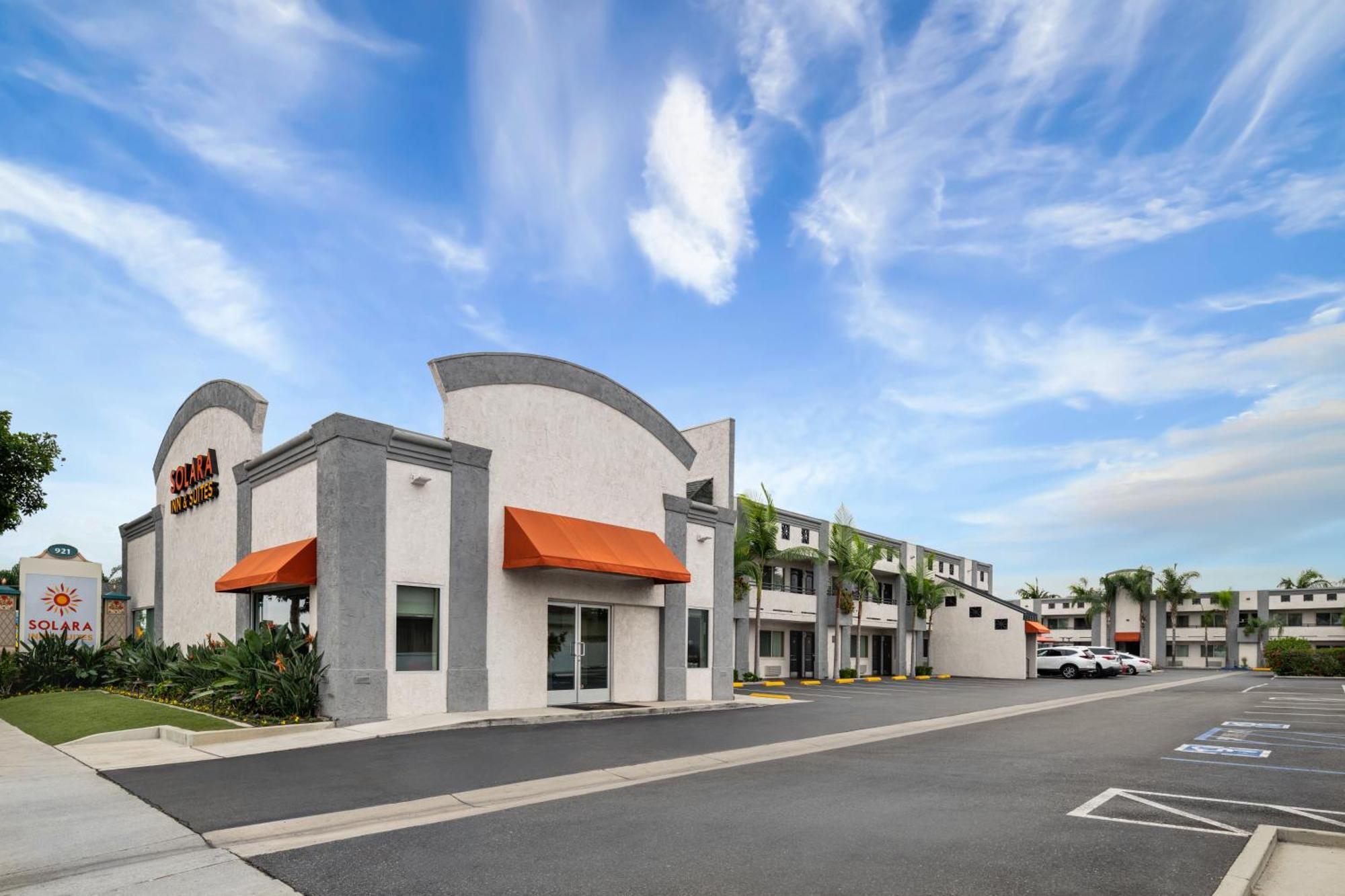 Solara And 3* Anaheim