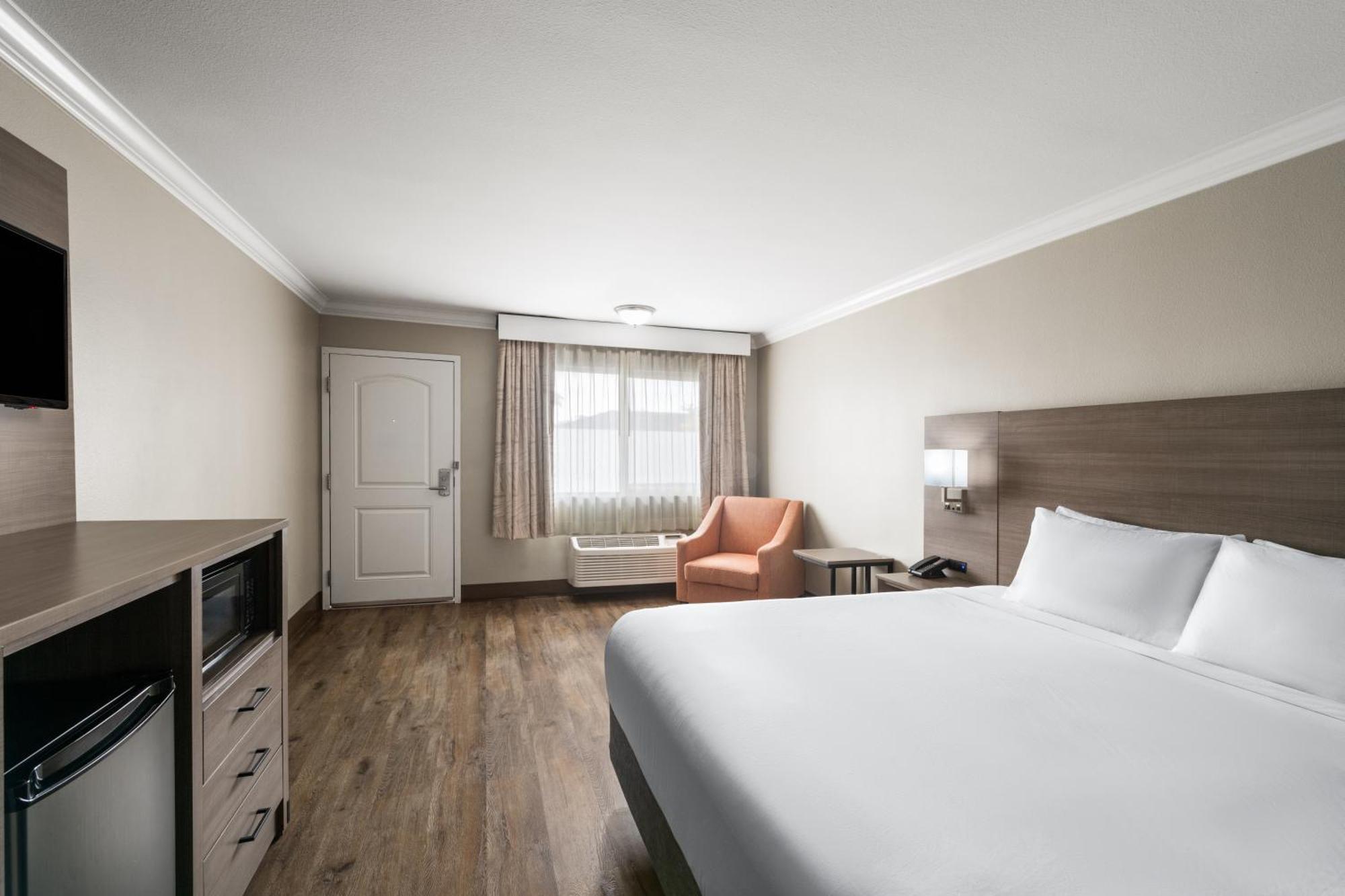 Hotel Solara And 3*