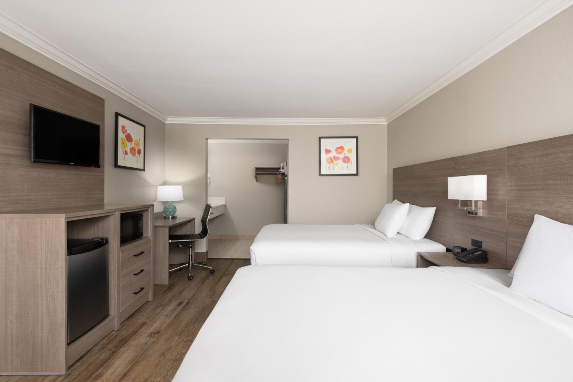 Hotel Solara And 3*
