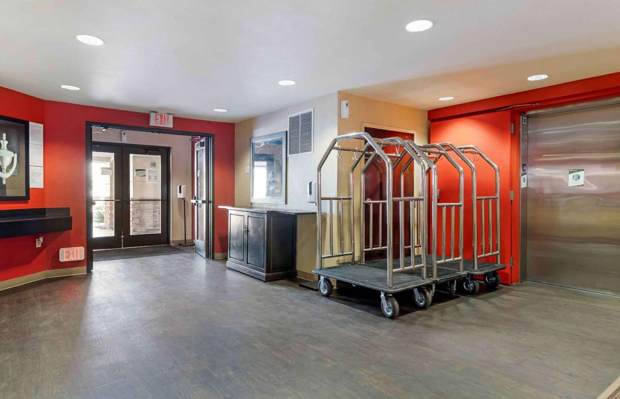 Extended - Orange County - Hills Hotel