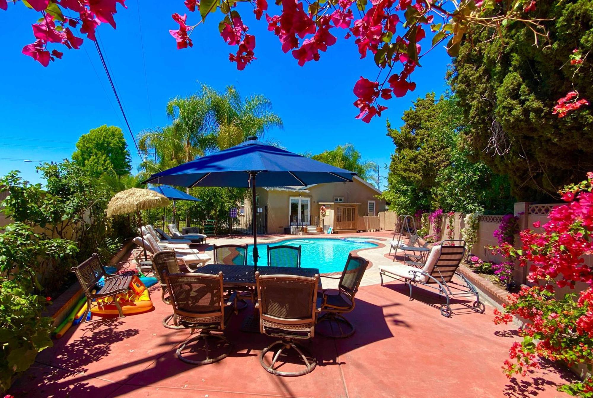 Disneyland Paradise 6 Bedroom 4 Bathroom Pool Games *